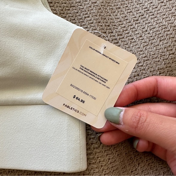 Fabletics - Callie Medium Impact Sports Bra - Picture 6 of 7